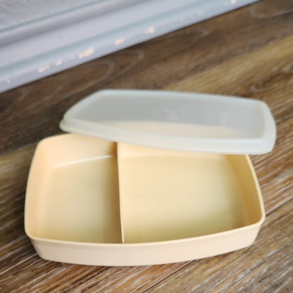 Vintage Tupperware Slim Deli Divided Lunch Container Sand Tan Muted Yellow